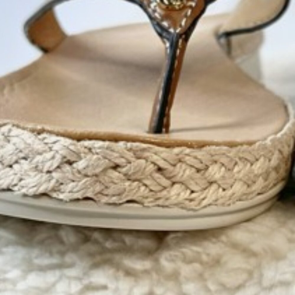 Authentic Tommy Bahama Leather Resort Sandals - Picture 14 of 16